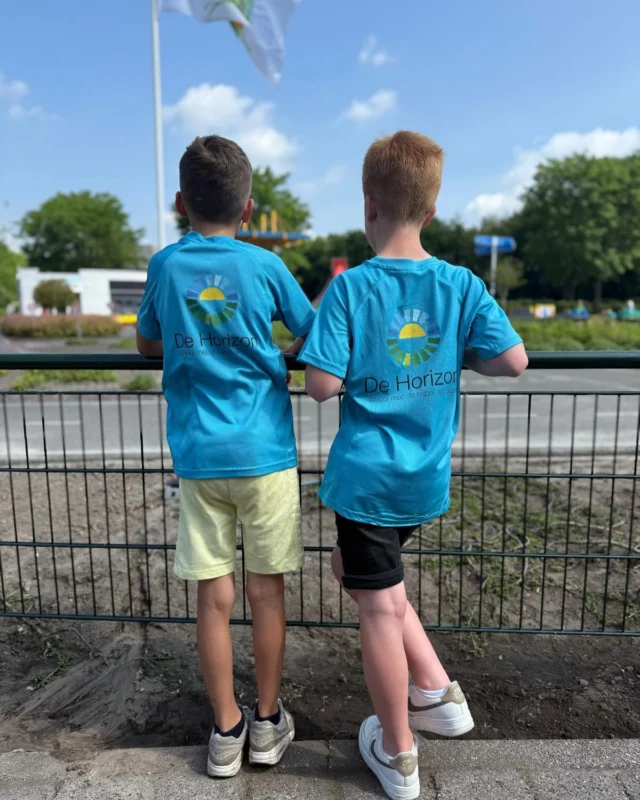 YES! Wat een fantastische dag hebben we gehad vandaag. Groep 1 tot en met 7 ging op schoolreis. Groep 1 t/m 3 ging naar DoeZoo in Leens en groep 4 t/m 7 naar Duinen Zathe in Appelscha. We hebben erg genoten van de parken, het weer en bovenal van elkaar! Wat een feest met onze fantastische leerlingen! 🎢 ☀️🍦 #blijejuffen #blijemeester #genoten #schoolreis #Duinenzathe #Doezoo #leens #appelscha #basisschool #dehorizon #Bedum