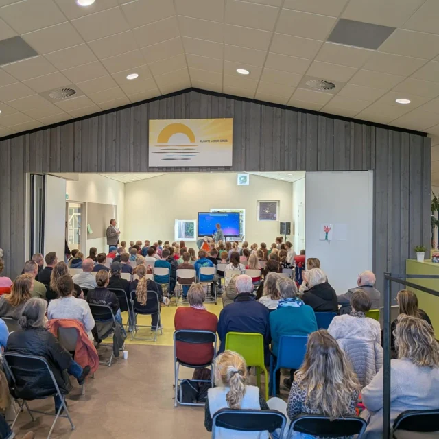 Vandaag vierden we dankdag: een moment om stil te staan bij alles wat we hebben en kunnen delen met elkaar. 🙏✨ Wat een mooie viering samen met de hele school!